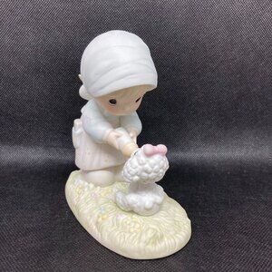 Precious Moments “Feed my sheep” 1987 Member’s only figurine